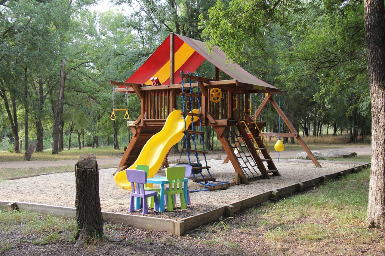 Pecan Cabin Фредериксбург Екстериор снимка