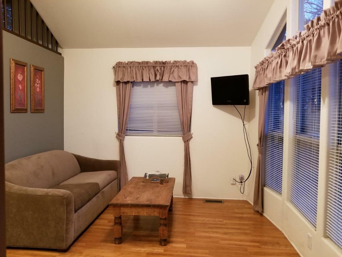 Pecan Cabin Фредериксбург Екстериор снимка