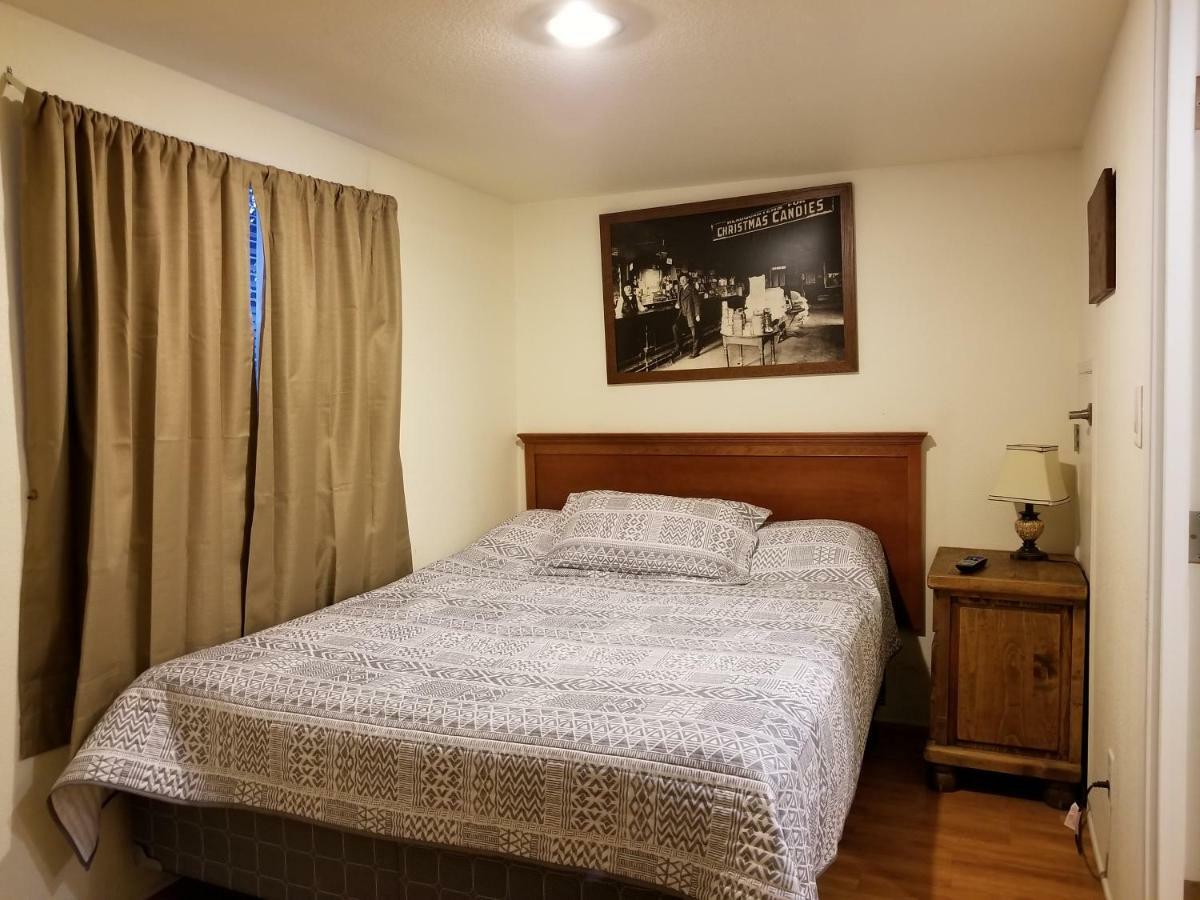 Pecan Cabin Фредериксбург Екстериор снимка