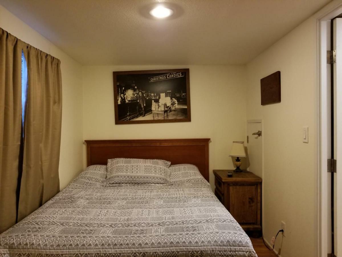 Pecan Cabin Фредериксбург Екстериор снимка